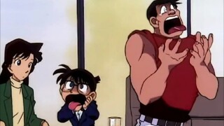 柯南：亲我可以，亲小兰不行！