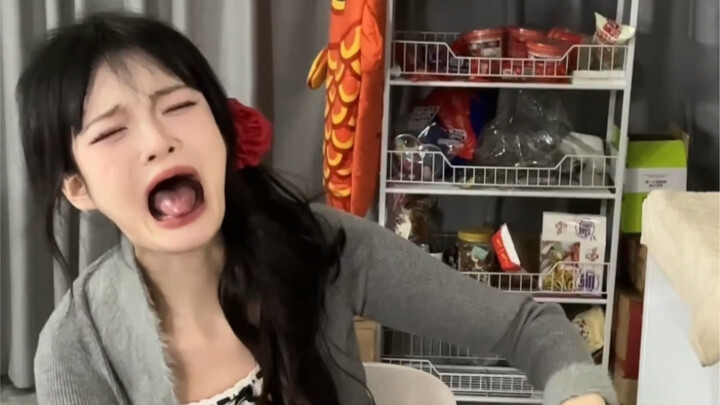 [Little Stone, So Cutesy Yet Fierce] Huayuan Cilantro Juice—If it’s really that bad, just give me so