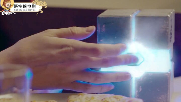 Seorang pria secara tidak sengaja menekan sebuah tombol, dan sejak saat itu dia mati setiap 0,5 deti