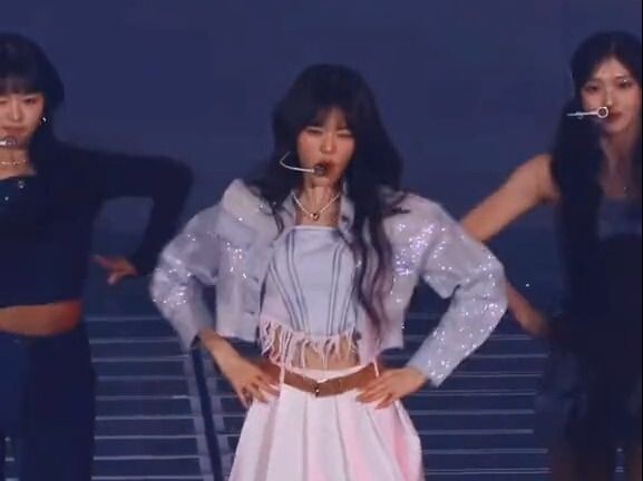 【ive】ทุกคนสูงและผอมมาก