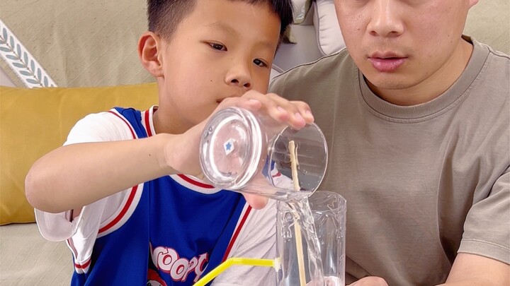 小时候的压水井原来是这么出水的。