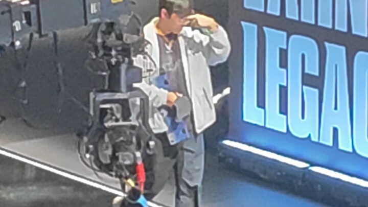 The Entire Process of Ruler Bowing, Covering His Face, and Leaving the Stage