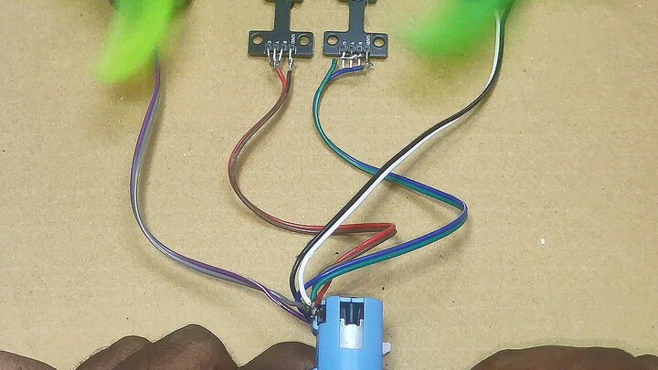 Powering 2 DC Motor Fan & 2 Traffic Light Powered by Metal Gear Motor