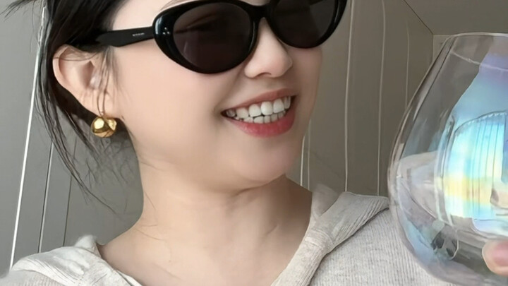 مرة أخرى أمضيت عامًا من حياة الفئران خفيًا عن أمي، ياي ياي ياي