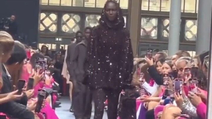 “Hurry up and learn styling with your friends!”