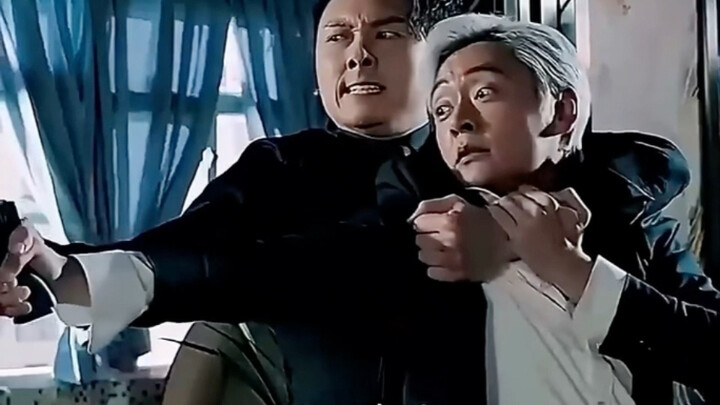 Đoán xem anh ấy có phải là nội gián không…