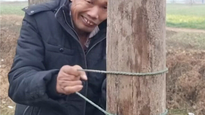 Dây thừng đan qua thân cây lớn, cao thủ luôn ở trong dân gian!