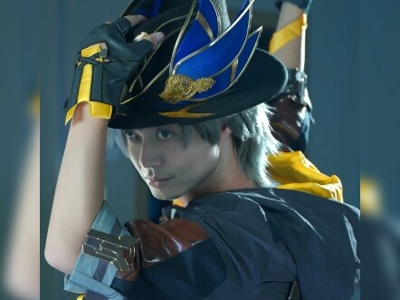 Qiongbao Sun is paired with Enoki Junya cosplayed by Qiong, and Star Sister Sun is paired with Ishik