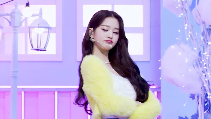 Đôi chân này là có thật sao? Cô em nhõng nhẽo chu môi cũng xinh đẹp ngọt ngào quá đi thôi! Zhang Yua