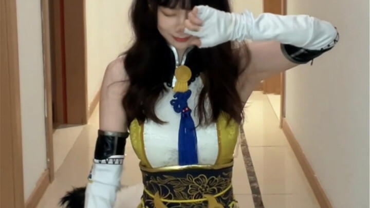 Thử cosplay nhẹ một chút