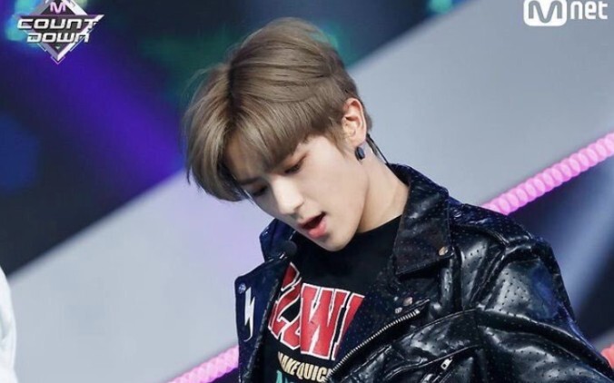 “The Most Handsome ‘Call Me Baby’ Cover Stage Ever” | A Mix of SM’s Signature Visuals?