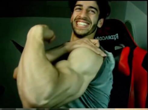 Giả ngu để ăn hổ!