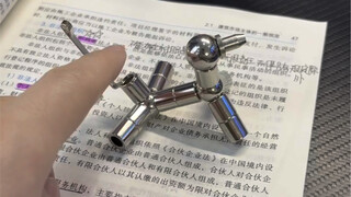 有了这个磁铁笔一下午都在玩