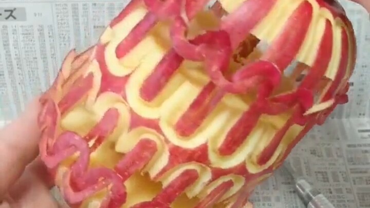 Apple Art: Can apples be carved like this?