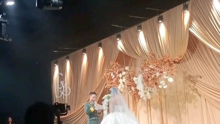 The bride’s most beautiful answer at the wedding: I do. Hahahaha!