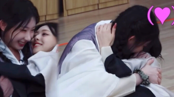 【Lee Chae-ryeong & Shin Yu-na】Bàn về cách dỗ dành và trừng phạt giữa các nữ idol ^_^