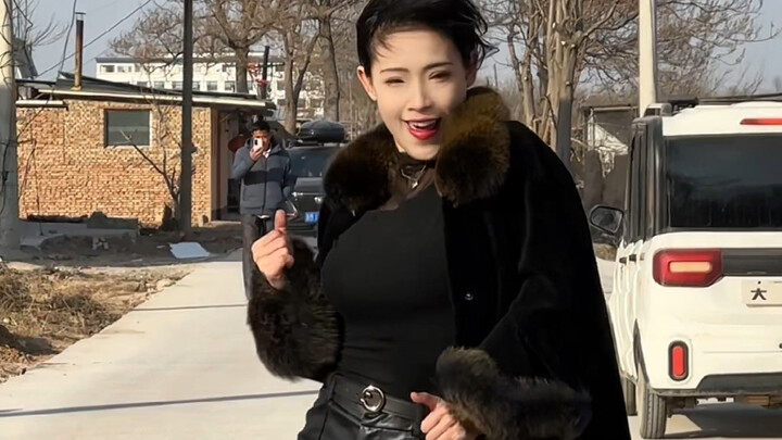 做不了村里最富有的人，但可以做最自信的人