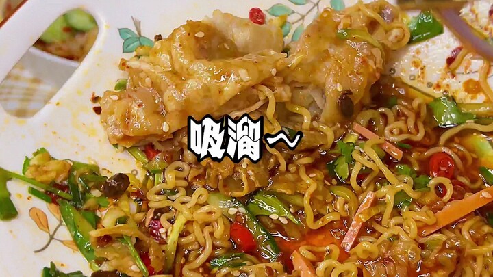 Chẳng biết tự bao giờ đã bước vào tháng 12 rồi, năm 2021 cảm ơn vì đã gặp được các bạn～ Hôm nay bật 