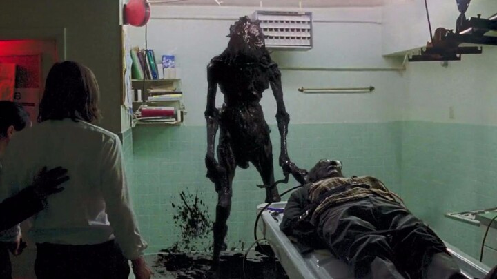 [Science Fiction Fans] "I'm Not a Serial Killer", the doctor dissected the alien corpse, but found t