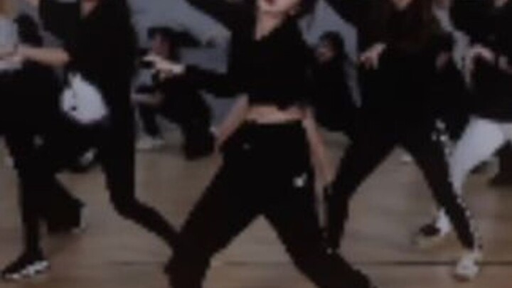 她的舞蹈拥有只属于她独有的味道！