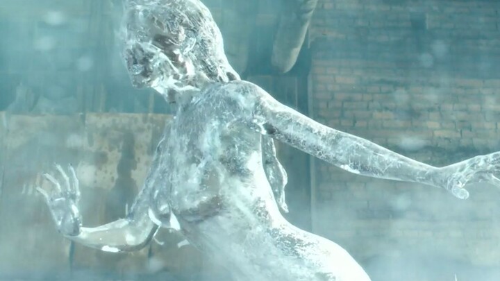 The girl turned invisible when she encountered water, ready to do whatever she wanted, but she didn'