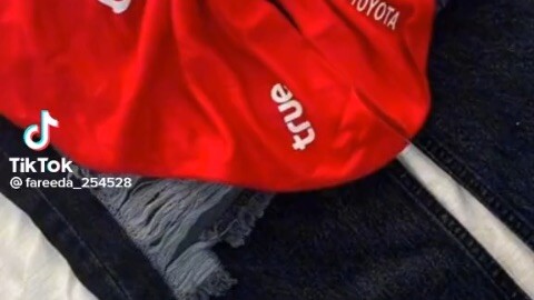 เสื้อ ผ้า