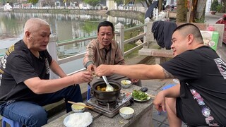 Say Sưa Bên Hồ Cùng 2 Bố ….. Món Ngon Không Đỡ