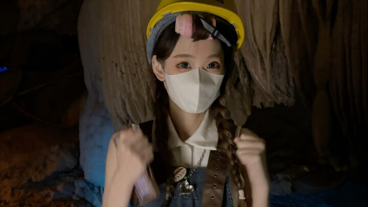 A Day in the Life: Vlog of a Cat Lover and an Orange Cat on a Date