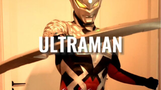 Ultraman Zero trở lại cải trang với thanh kiếm lớn trong bộ đồ da