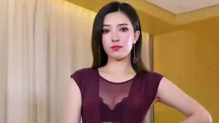 Mature woman dance, black stockings, high slit, hip thrusts left and right, square dancing