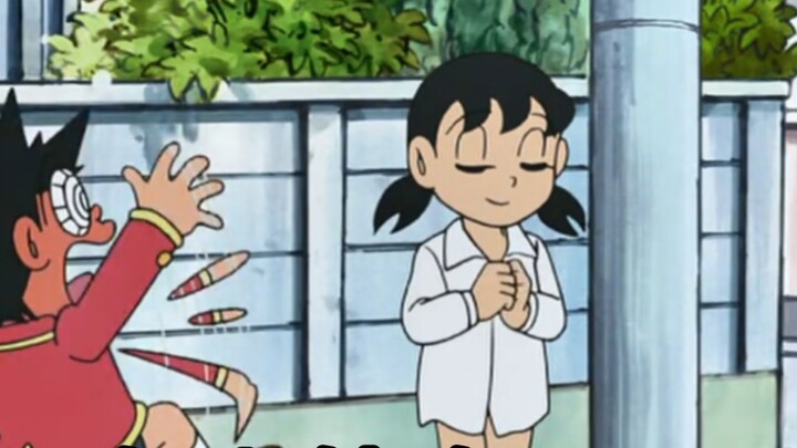 Doraemon: Cuộc phiêu lưu kỳ thú của Nobita và Shizuka, Shizuka được nhìn thấy đang cởi quần áo