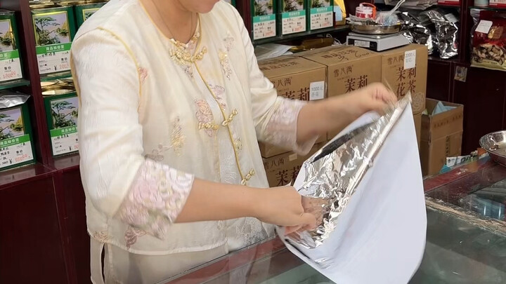 Traditional handbag