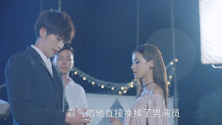 Nữ chính vì muốn ôm được nam chính về bên mình nên đã cố tình bày trò nhỏ.