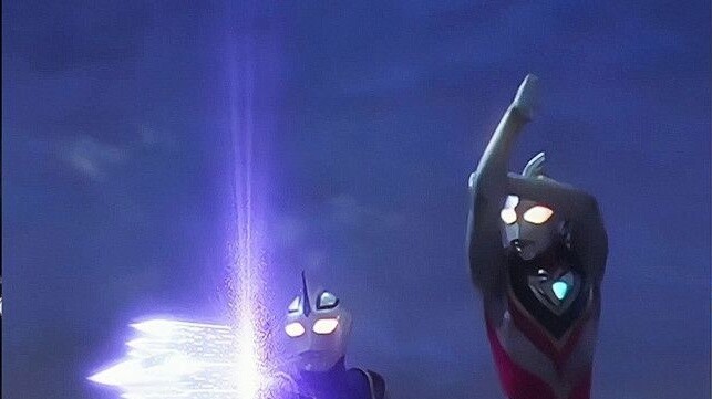 In order to protect humanity, Ultraman teamed up to defeat the monster. Will you cheer for him?