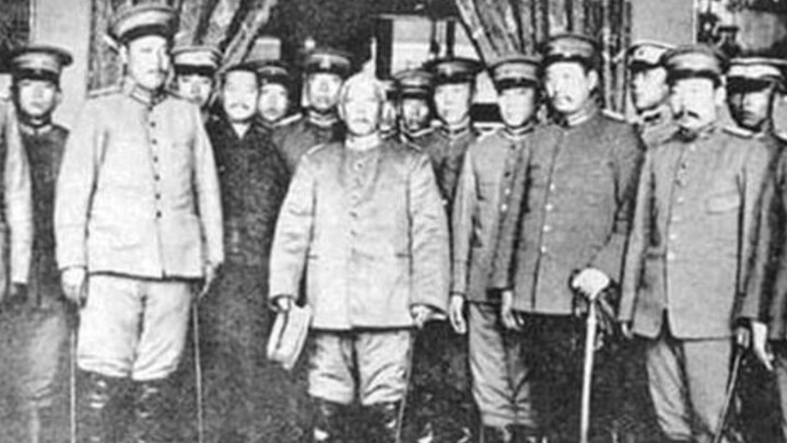 “Era Warlord Group, We Love You” – Can’t Even Comment on Douban