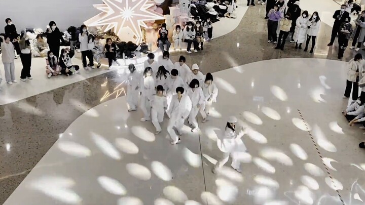 Six years of white moonlight, I burst into tears as soon as the prelude to Don't Wanna Cry sounded｜W