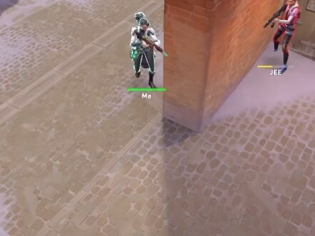 من الصعب أن نتخيل أن الجالس أمام الشاشة هو إنسان.