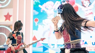 ykls đã hát nhép "R" tại gian hàng kỷ niệm 2 năm Bang Bang