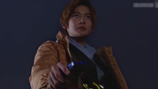 ฉันไม่รู้ว่าพลังต่างกันอย่างไร ใน Kamen Rider มันเป็นไอเท็มอัปเกรดที่ทรงพลังซึ่งเป็นเรื่องปกติสำหรับ