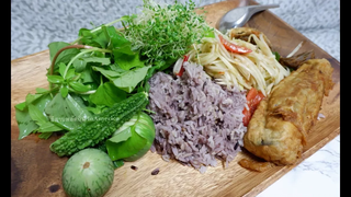 กินตำบักหุ่ง ปลาทอด ผักสด ๆ จร้ามื้อนี้ (ปรับกล้องใหม่ยังไม่ค่อยเป็นเลยจร้า)