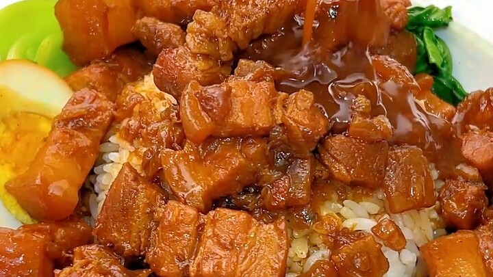 กินข้าวหมูพะโล้ชามนี้แล้วถึงรู้ว่าที่ผ่านมาห้าสิบปีกินไปก็เท่ากับเสียเปล่า