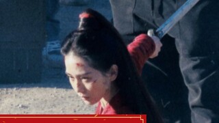 Cô ấy đang cưỡi một con ngựa thật! Mặc đồ đỏ, múa kiếm và cưỡi ngựa, Liu Shishi vẫn có hình thể vượt