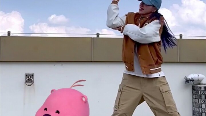 【Bada Lee】Chasing smoke with little starch sausage Loopy～