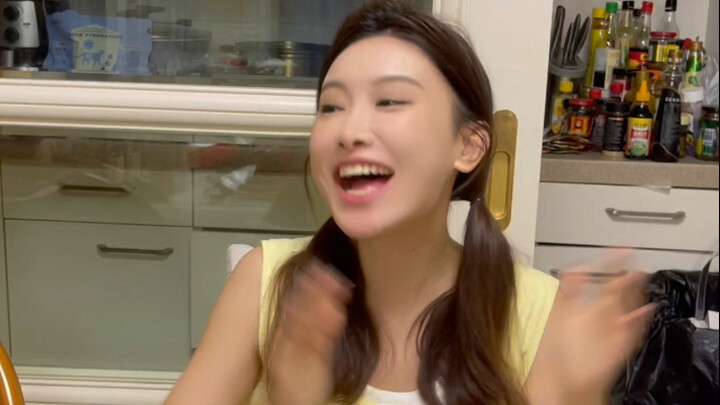 لا عجب أنك سعيد جدًا عندما تكون مع أمي!