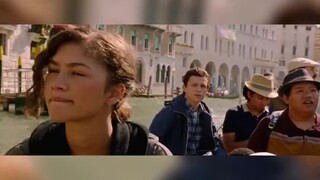 بعد رؤية زيندايا على السجادة الحمراء، فهمت سعادة توم هولاند!