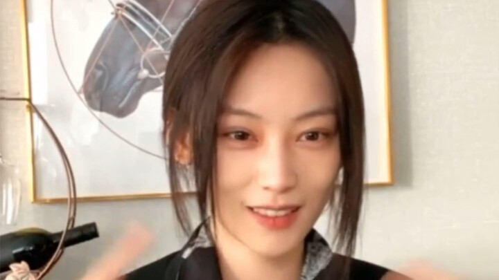 Shang Yuxian's livestream gesture dance CUT! She's just too adorable, ah ah ah ah!