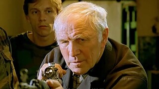 Eighty-year-old man shoots and kills two teenagers, yet receives applause from the crowd