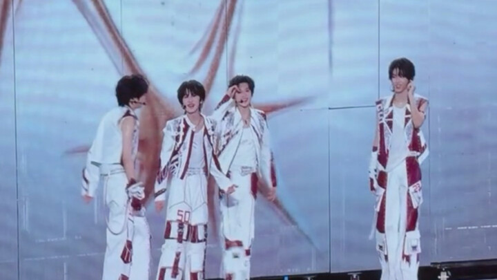 【จางกุ้ยหยวน เฉินซือฮั่น จั๋วฉีหาน เฉินอี้เหิง】ท้าทายเต้นเร็วในเพลง “กำลังโหลดผิดปกติ” | คอนเสิร์ตชิ
