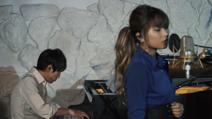 Hiroyuki Sawano's Attack on Titan episode "Call your name" female version in Chinese and English