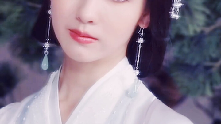 This is a makeup look created by a master; the one in the drama was done by an intern!